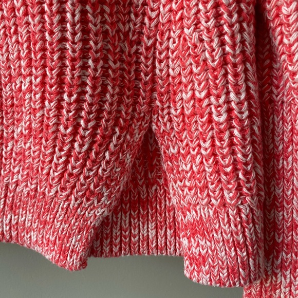 Gap Marbled Pink Sweater. Notched detail at hem - Picture 3 of 3